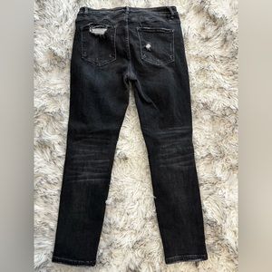 Vervet where to distressed gray skinny jeans.